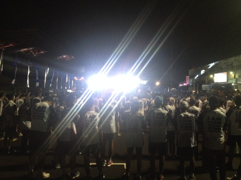 Sebelum start, kita nyanyi lagu Indonesia Raya