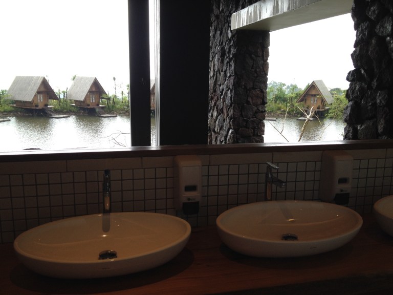 nah kalo ini view dari toilet :)