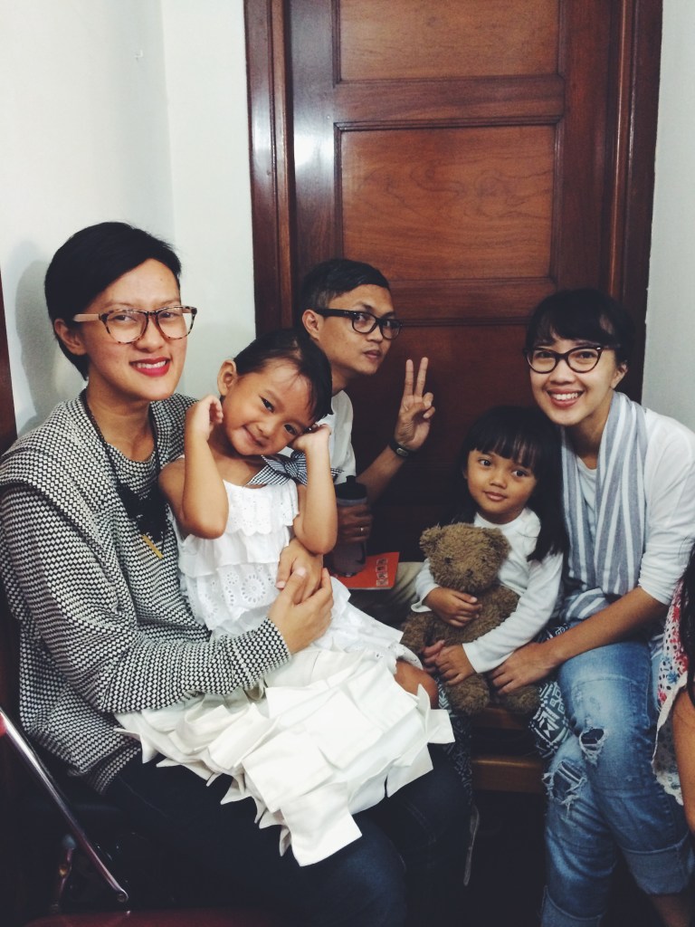 lumayan bisa haha-hihi sedetik sambil mojok :p